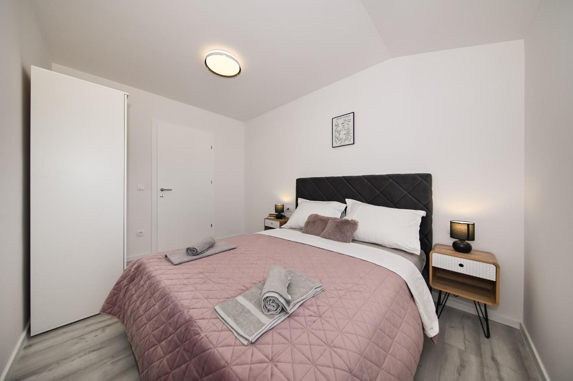 Veliki Apartman Petra Posedarje Esterno foto