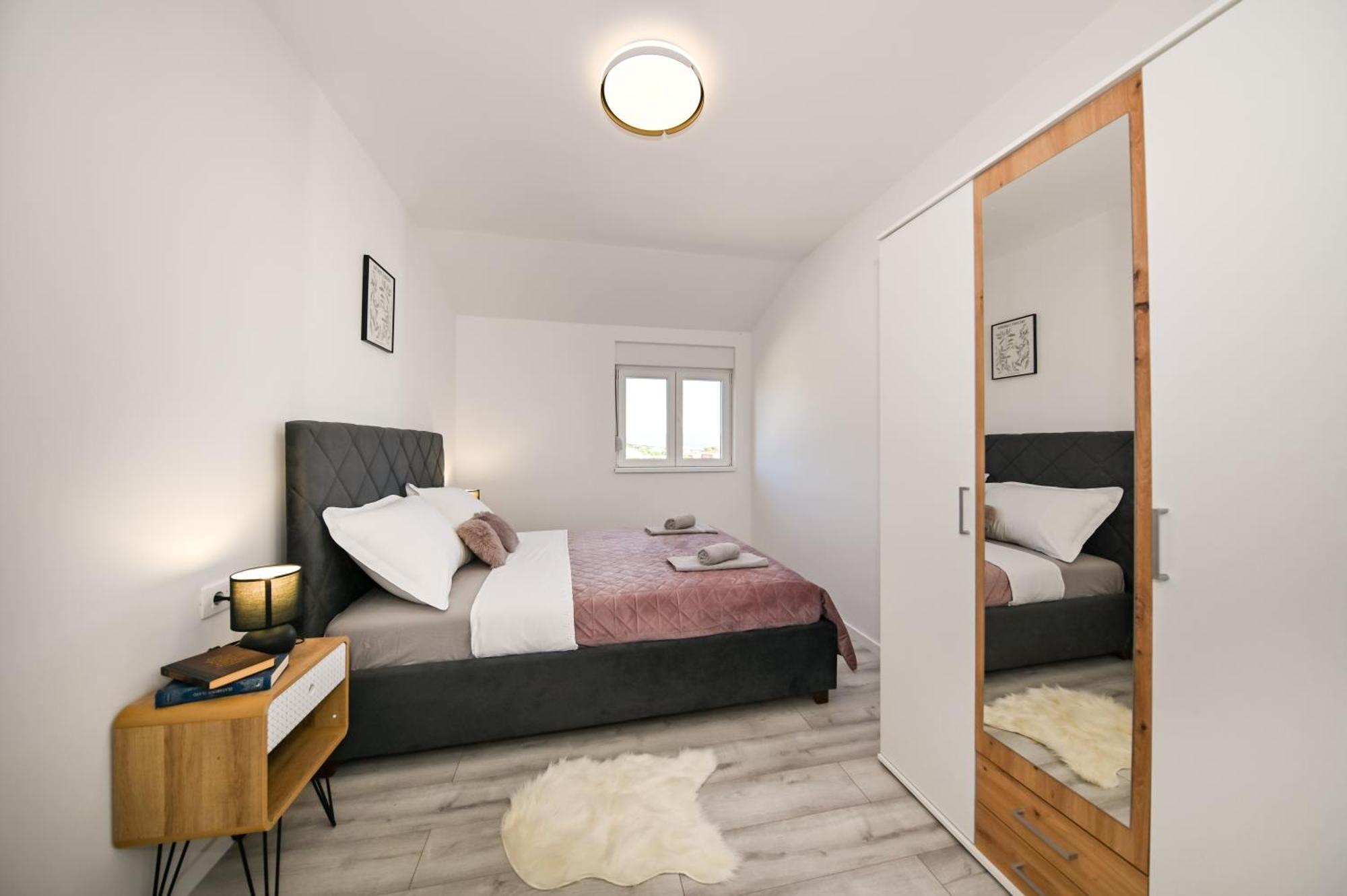 Veliki Apartman Petra Posedarje Esterno foto